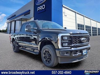 New 2026 Ford F250 Lariat w/ Black Appearance Package