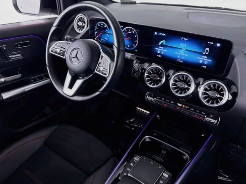 Certified 2023 Mercedes-Benz GLA 250 image 16