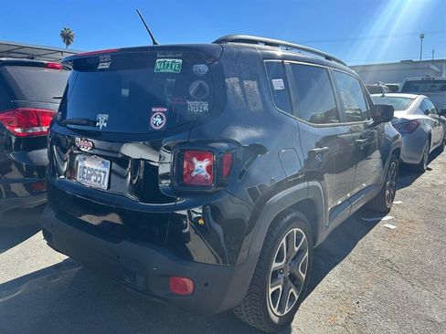 Used 2017 Jeep Renegade Latitude image 2