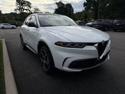 Used 2024 Alfa Romeo Tonale Ti w/ Active Assist Package AWD/4WD image 2