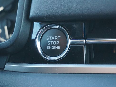 Used 2025 Mitsubishi Outlander SE image 23