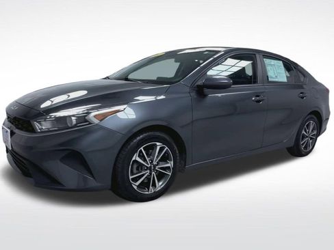 Used 2022 Kia Forte LXS FWD image 18