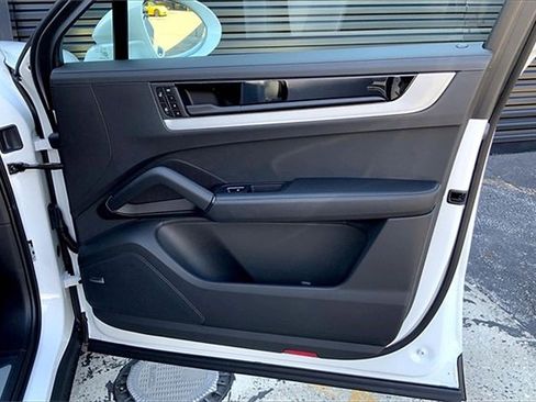 New 2025 Porsche Cayenne Coupe image 29