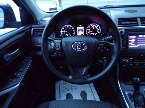 Used 2016 Toyota Camry LE FWD image 31