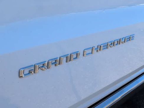 Used 2015 Jeep Grand Cherokee Summit AWD/4WD image 13