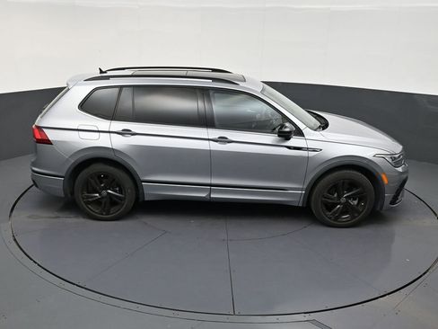 Used 2023 Volkswagen Tiguan SE R-Line FWD image 17
