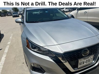Used 2021 Nissan Altima 2.5 SV w/ SV Premium Package