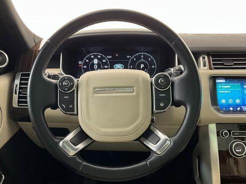 Used 2017 Land Rover Range Rover HSE image 12