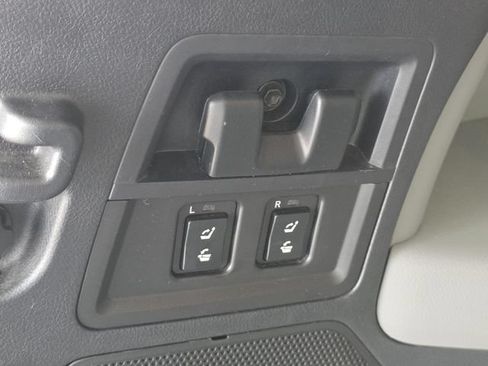 Used 2016 Toyota Sequoia Limited w/ Safety & Convenience Package RWD image 14