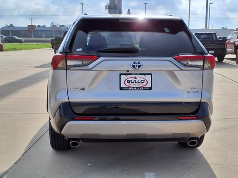 Certified 2022 Toyota RAV4 SE AWD/4WD image 7