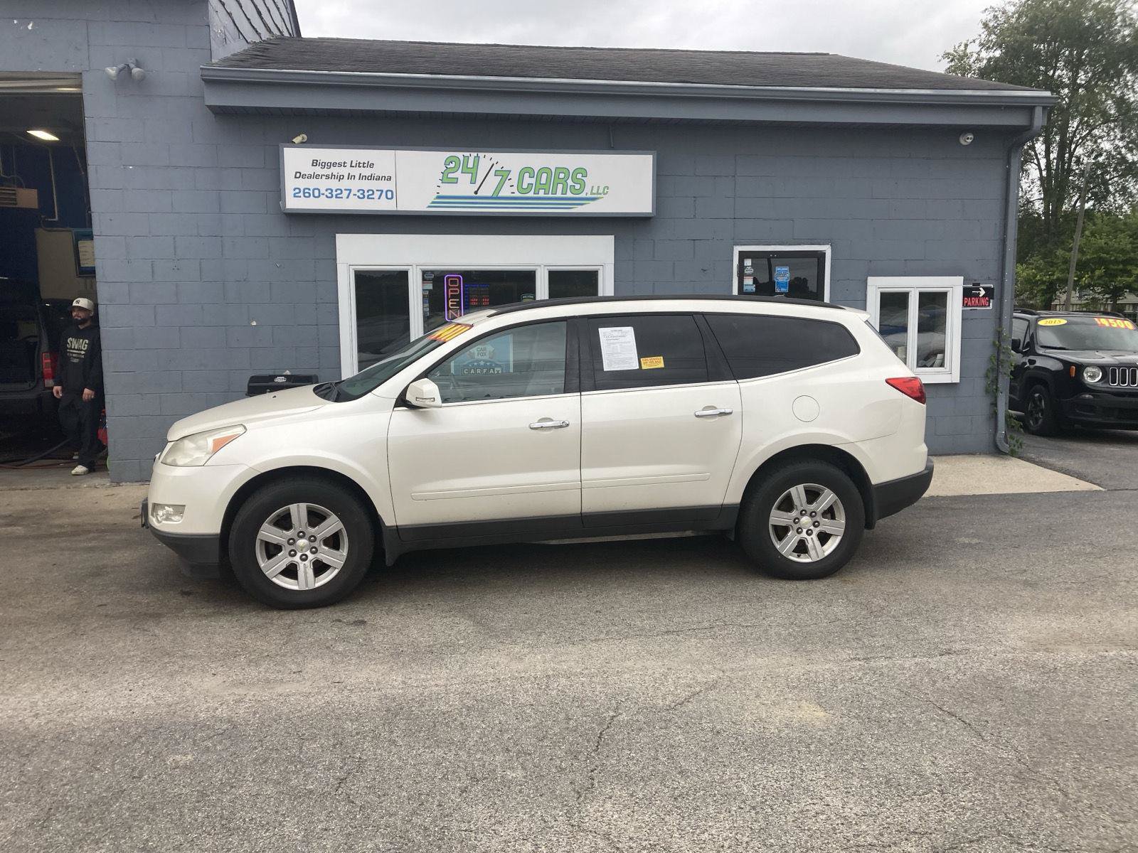 Used 2011 Chevrolet Traverse LT w/ Personal Connectivity Package AWD/4WD image 4