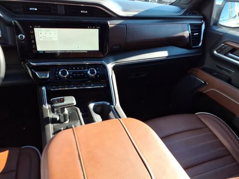 Used 2025 GMC Sierra 1500 Denali Ultimate image 12