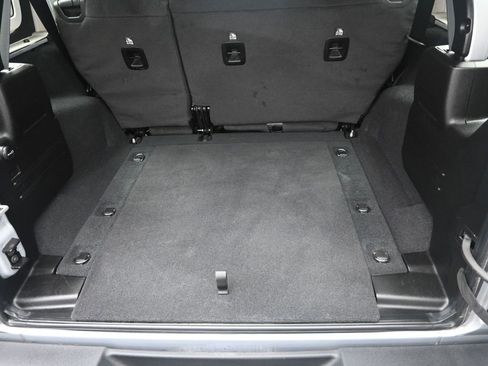 Used 2022 Jeep Wrangler Unlimited Sport image 31