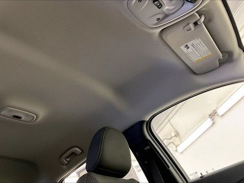 Used 2023 Chevrolet Bolt EUV LT FWD image 28