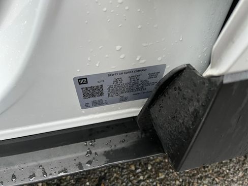 Used 2025 Chevrolet Trax LT image 29