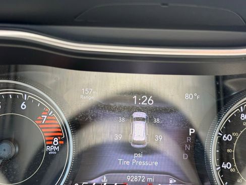 Used 2019 Jeep Cherokee Limited w/ Luxury Group AWD/4WD image 13