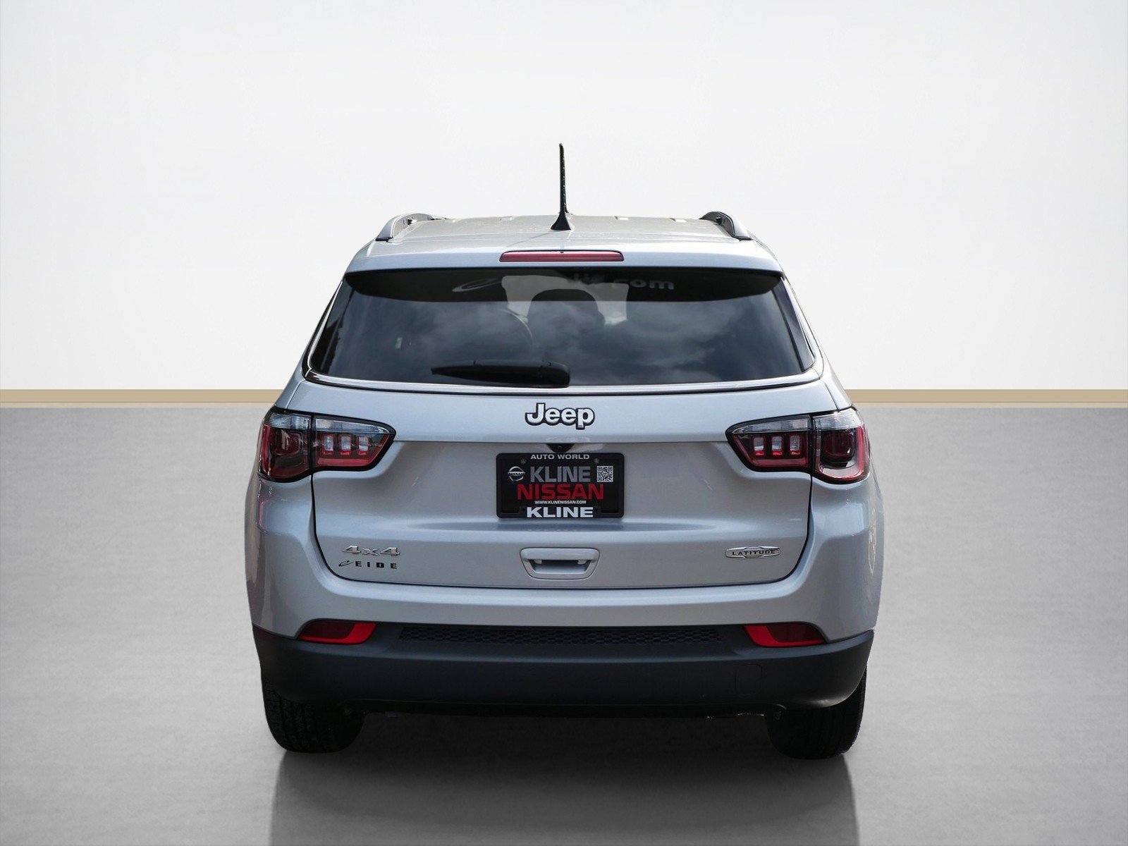 Used 2024 Jeep Compass Latitude AWD/4WD image 4