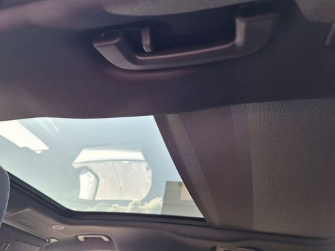 Used 2024 Jaguar F-PACE R-Dynamic S image 9