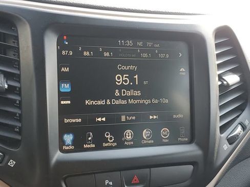 Used 2016 Jeep Cherokee Latitude w/ Safety/Convenience Group FWD image 23