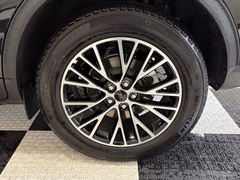 New 2025 Ford Escape SE w/ PHEV Premium Package FWD image 10