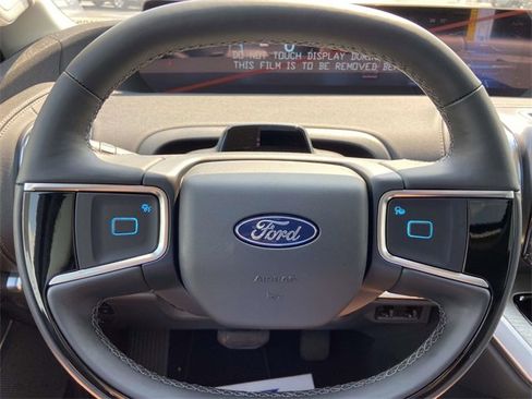 New 2025 Ford Expedition Max Platinum w/ Driver's Package image 23