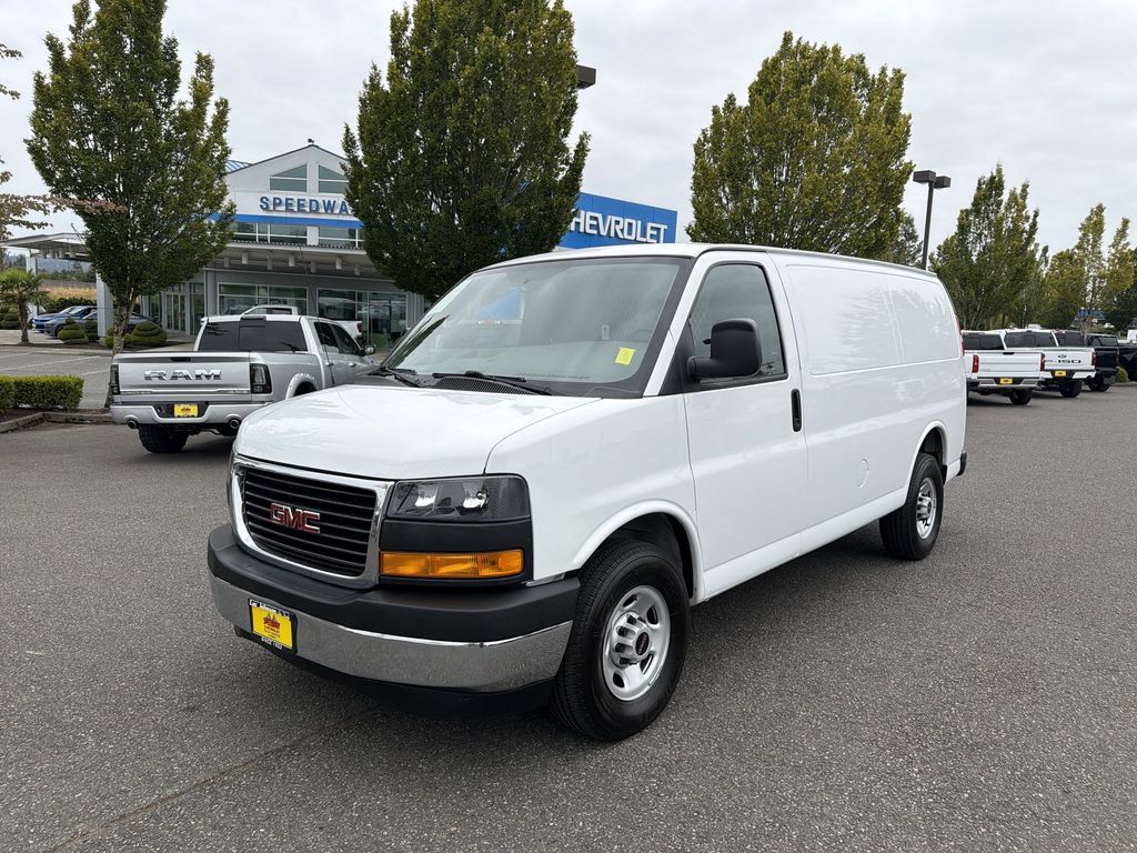Certified 2018 GMC Savana 2500 w/ Driver Convenience Package RWD image 5