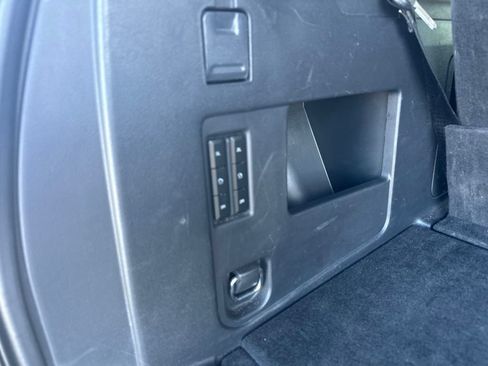 Used 2024 Ford Expedition XLT RWD image 15