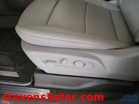 Used 2025 GMC Sierra 2500 SLT w/ SLT Convenience Package image 13