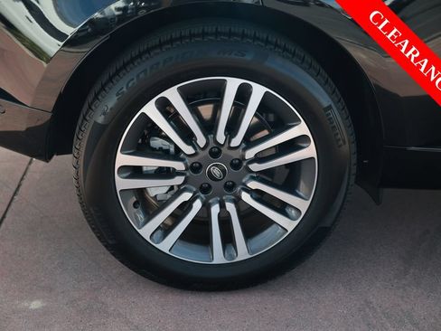Used 2025 Land Rover Range Rover Long Wheelbase SE AWD/4WD image 9
