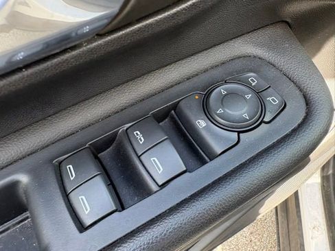 Used 2023 GMC Terrain SLE w/ Driver Convenience Package AWD/4WD image 15