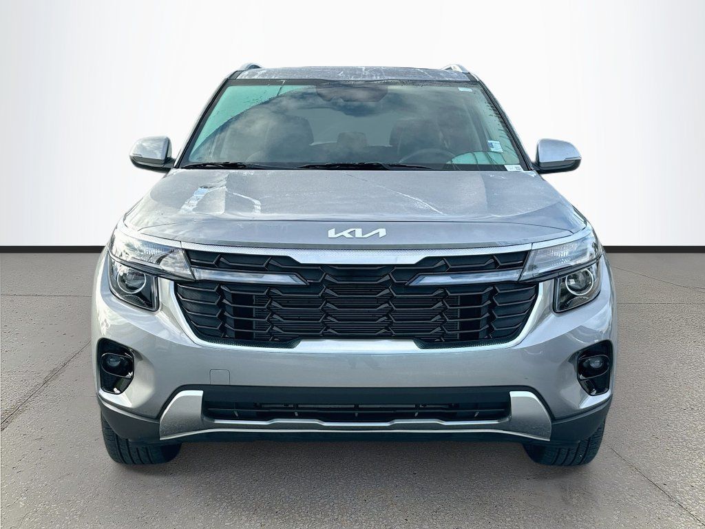 Used 2025 Kia Seltos EX w/ EX Sunroof Package FWD image 2