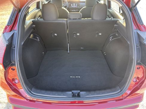 Used 2022 Nissan Kicks SV image 18