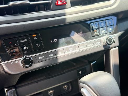 Used 2024 Kia Seltos EX FWD image 16