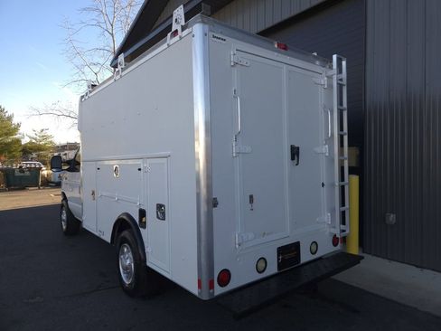 Used 2014 Ford E-350 and Econoline 350 Super Duty w/ Power Windows & Locks Group image 3