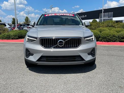 Used 2023 Volvo XC40 B5 Plus AWD/4WD image 2