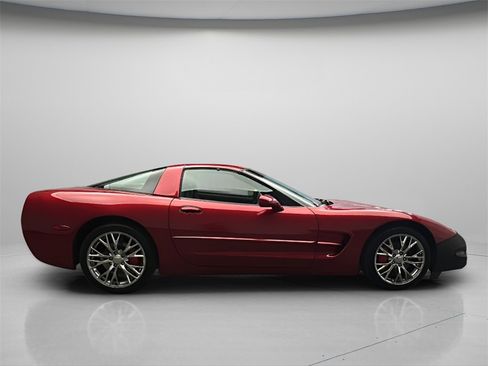 Used 2002 Chevrolet Corvette Coupe w/ Preferred Equipment Group2 image 7