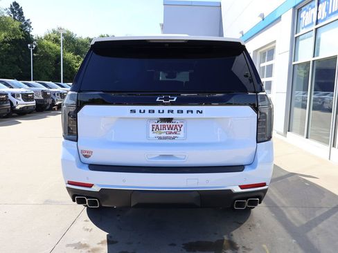 New 2026 Chevrolet Suburban High Country AWD/4WD image 9