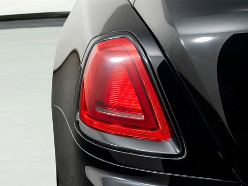 Used 2020 Rolls-Royce Wraith RWD image 12