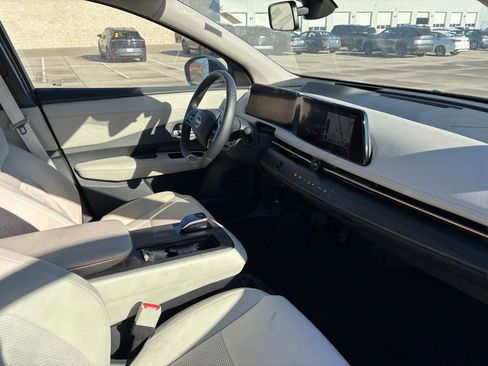 Used 2023 Nissan Ariya FWD image 13