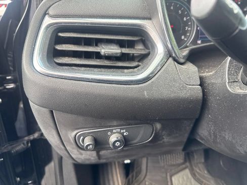 Used 2020 Chevrolet Equinox LT AWD/4WD image 16