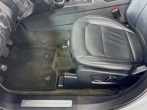 Used 2017 Ford Explorer Limited AWD/4WD image 18