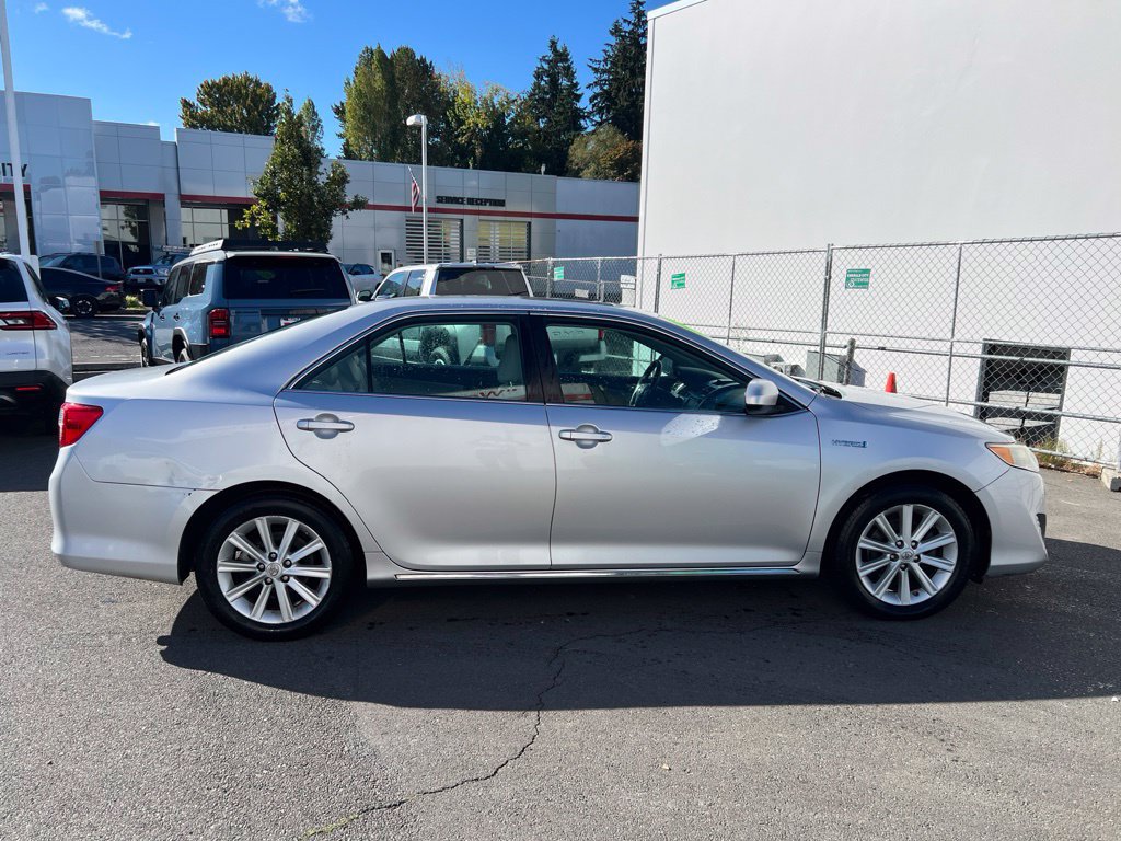 Used 2012 Toyota Camry XLE w/ Leather Pkg FWD image 3