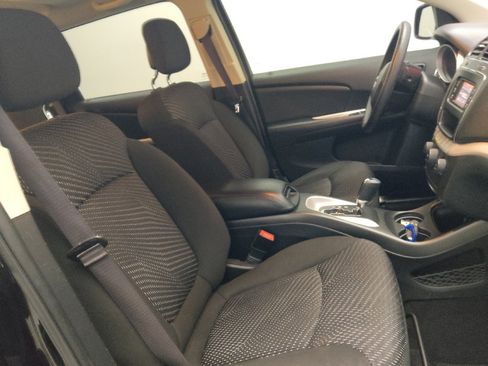 Used 2020 Dodge Journey SE FWD image 21