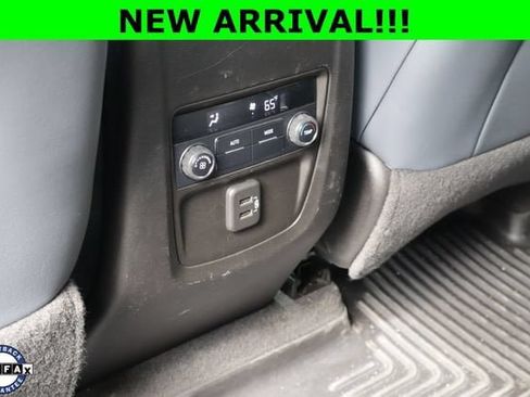Used 2019 Buick Enclave Essence FWD image 21