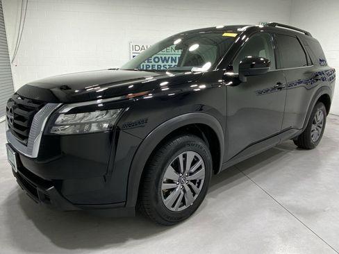 Used 2025 Nissan Pathfinder SV AWD/4WD image 4