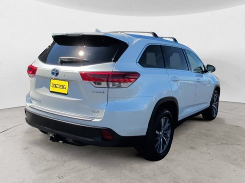 Used 2019 Toyota Highlander XLE AWD/4WD image 5