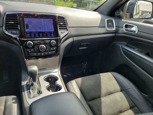 Used 2021 Jeep Grand Cherokee Laredo X RWD image 12