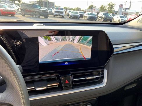 Used 2025 Chevrolet TrailBlazer LT image 27