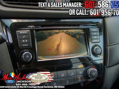 Used 2019 Nissan Rogue S w/ Special Edition Package FWD image 15
