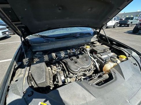 Used 2020 Jeep Cherokee Trailhawk image 15